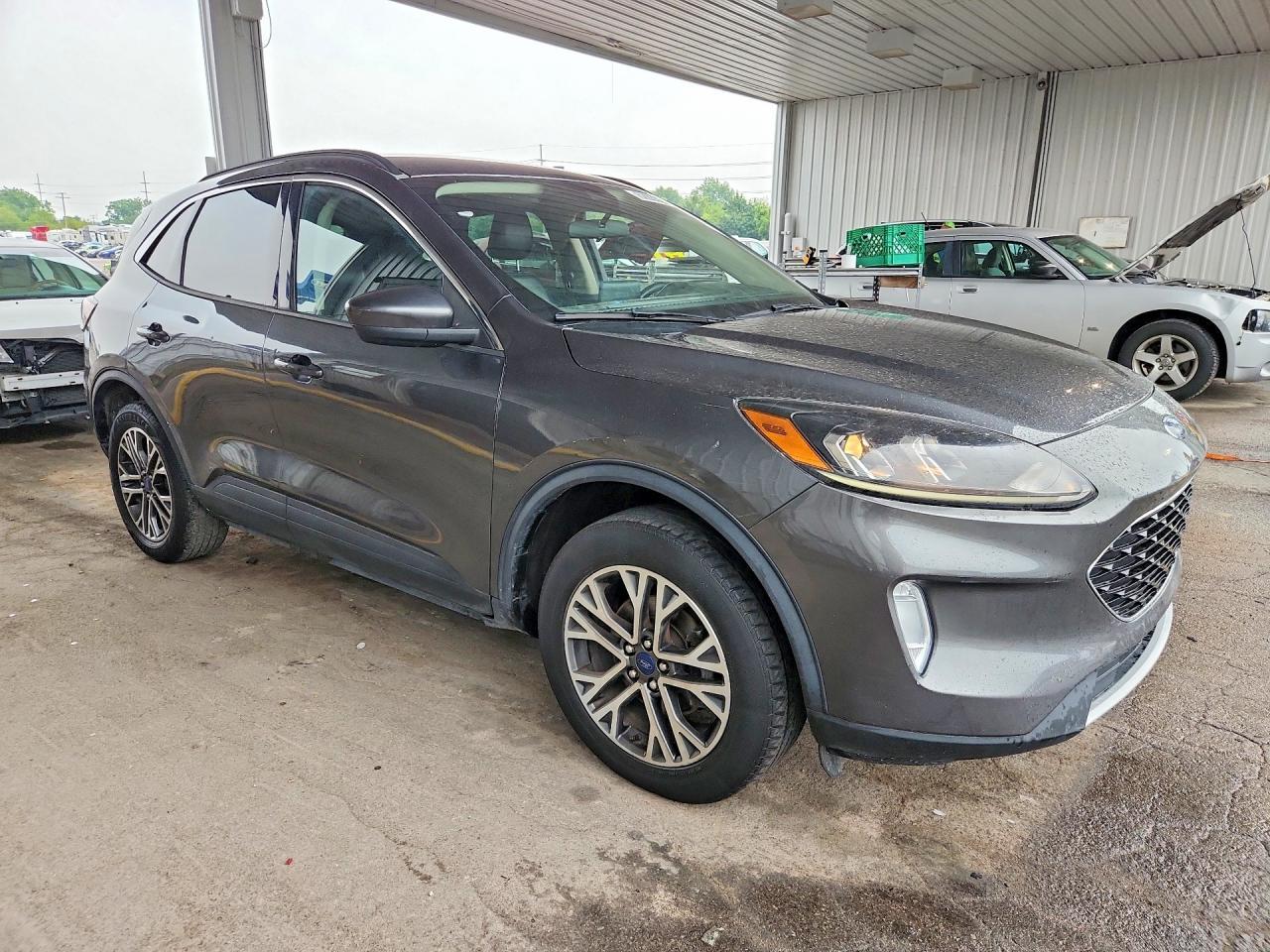 2020 Ford Escape Sel - zdjęcie 4