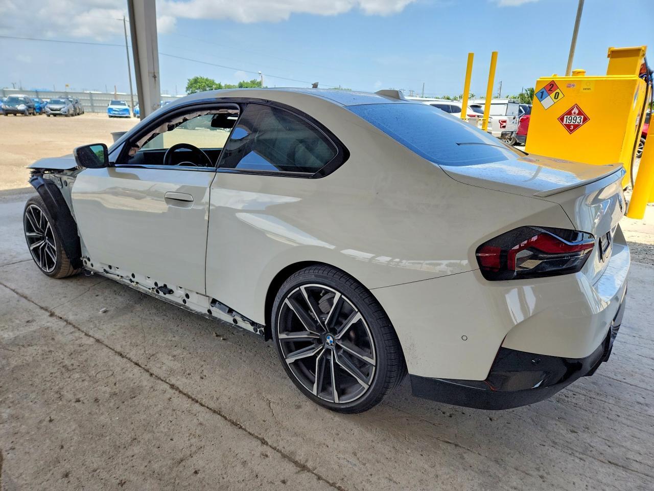 2024 BMW 230I - zdjęcie 2
