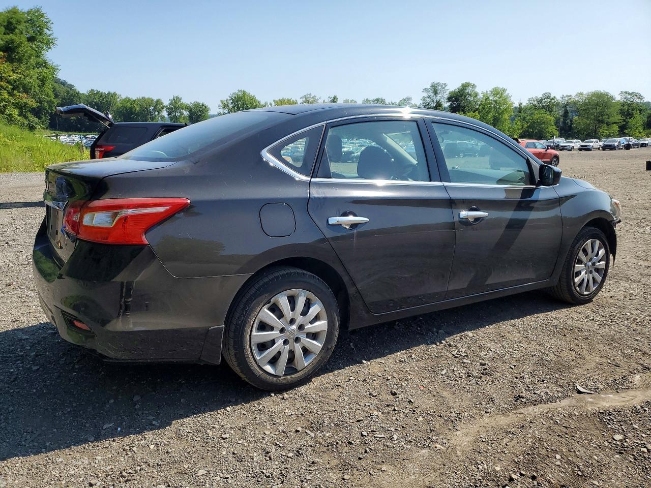 2019 Nissan Sentra S - zdjęcie 3