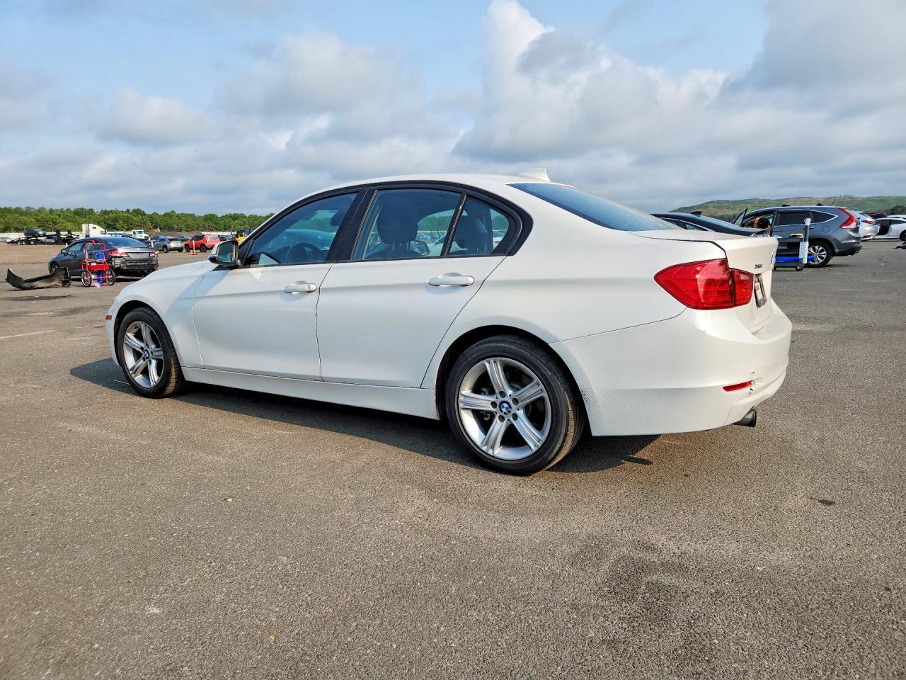2013 BMW 320 I xDrive - zdjęcie 2