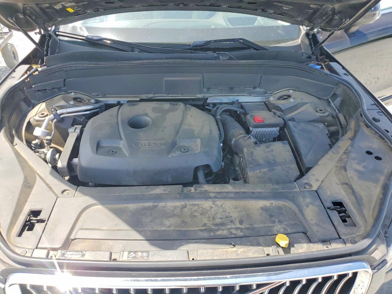 2021 Volvo Xc90 T6 Momentum - zdjęcie 12