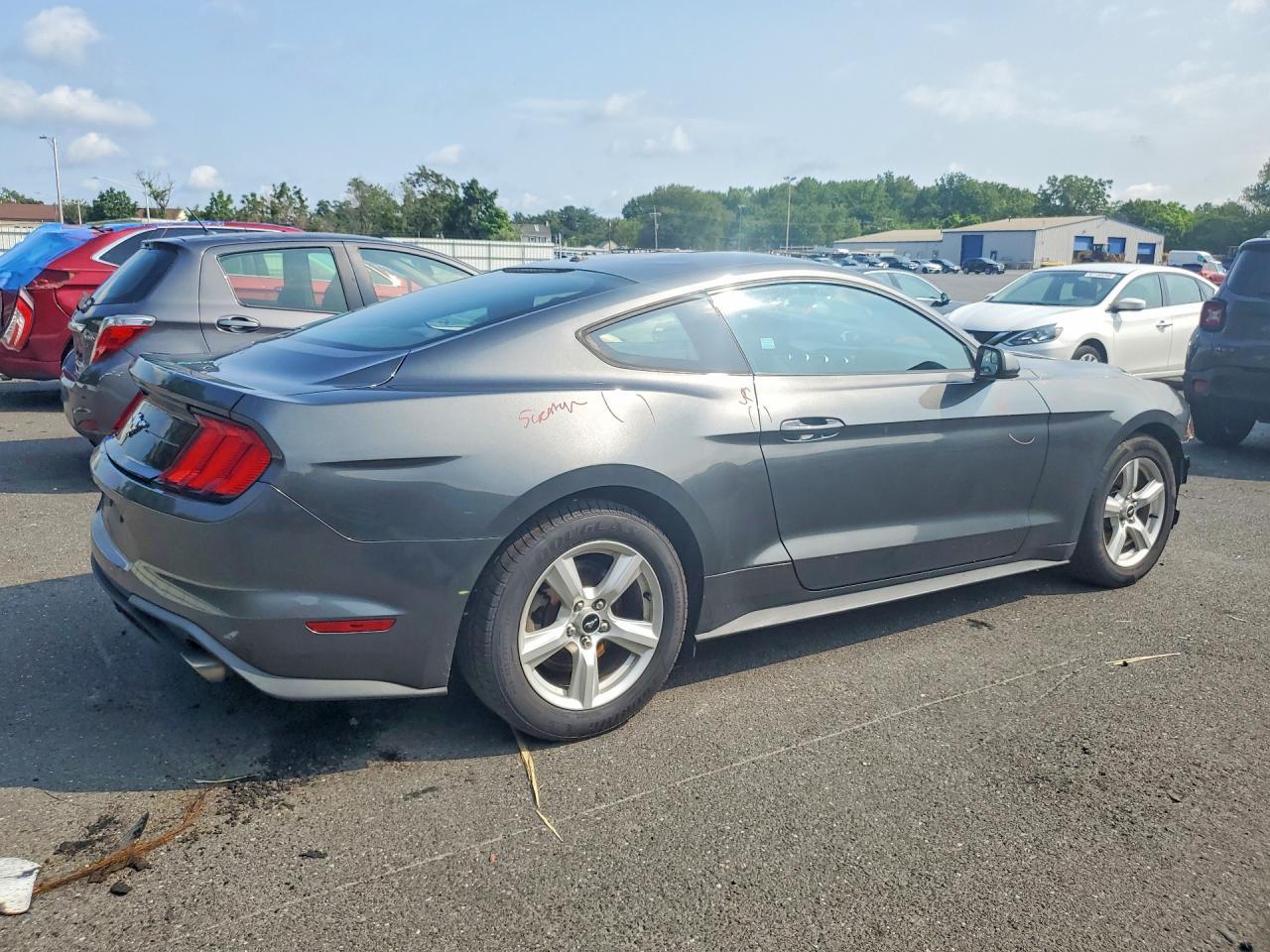 2019 Ford Mustang - zdjęcie 3