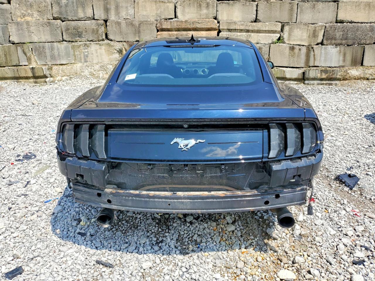 2021 Ford Mustang - zdjęcie 6