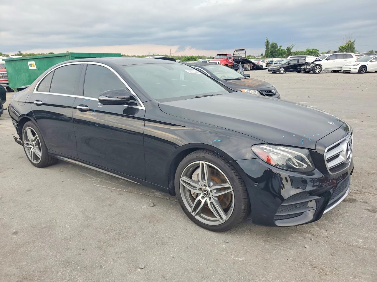 2018 Mercedes-Benz E 300 - zdjęcie 4