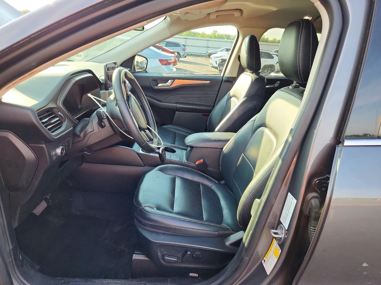 2021 Ford Escape Titanium - zdjęcie 7