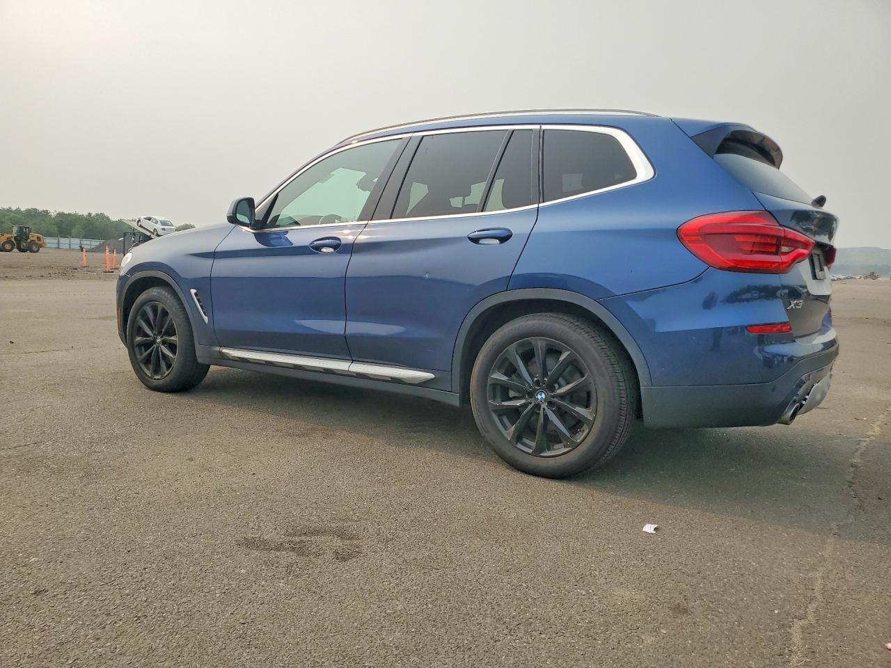 2018 BMW X3 xDrive30I - zdjęcie 2