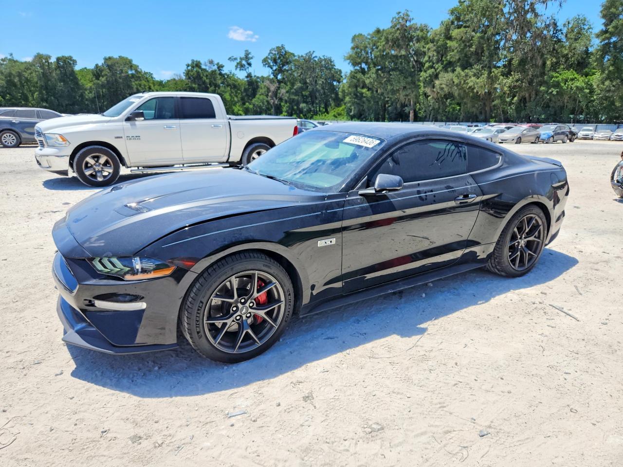 2020 Ford Mustang - zdjęcie główne