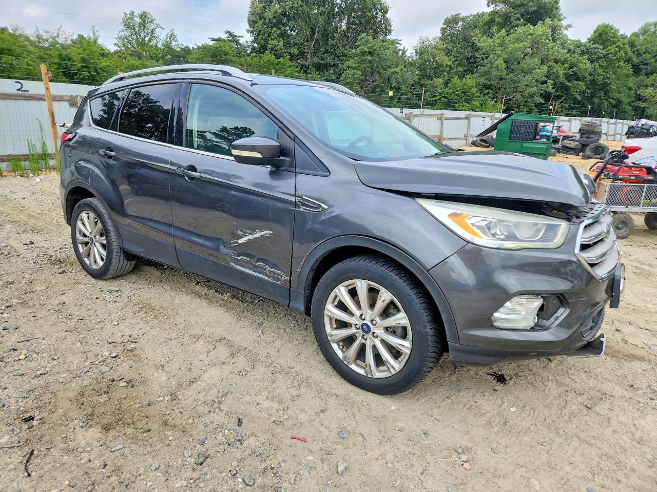 2017 Ford Escape Titanium - zdjęcie 4