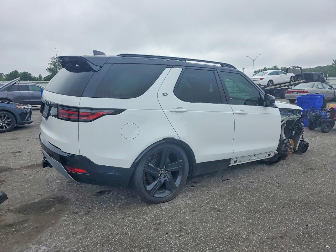 2025 Land Rover Discovery Metropolitan Edition - zdjęcie 3