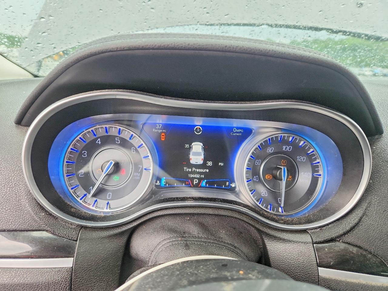 2016 Chrysler 300 Limited - zdjęcie 9