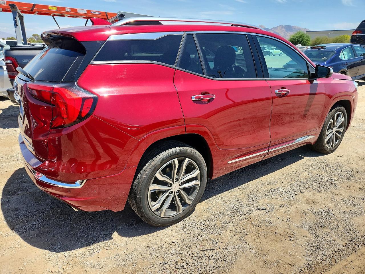 2020 GMC Terrain Denali - zdjęcie 3