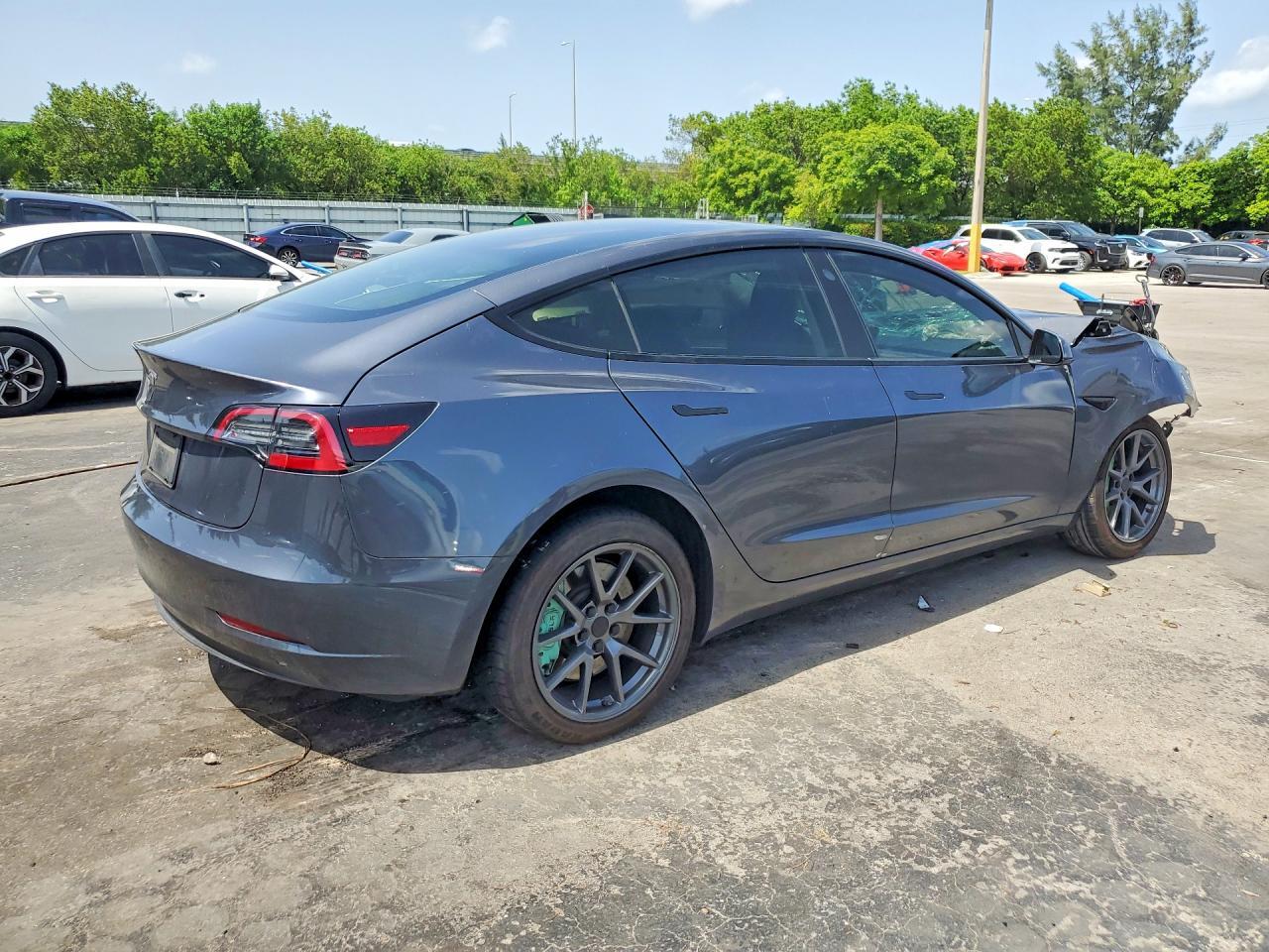 2023 Tesla Model 3 - zdjęcie 3