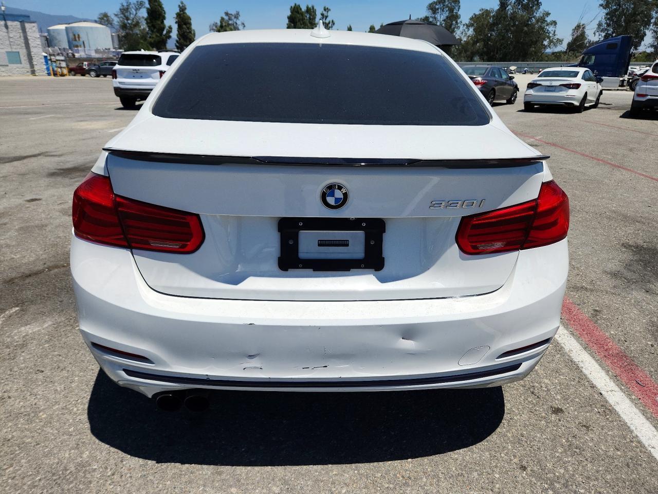 2018 BMW 330 I - zdjęcie 6