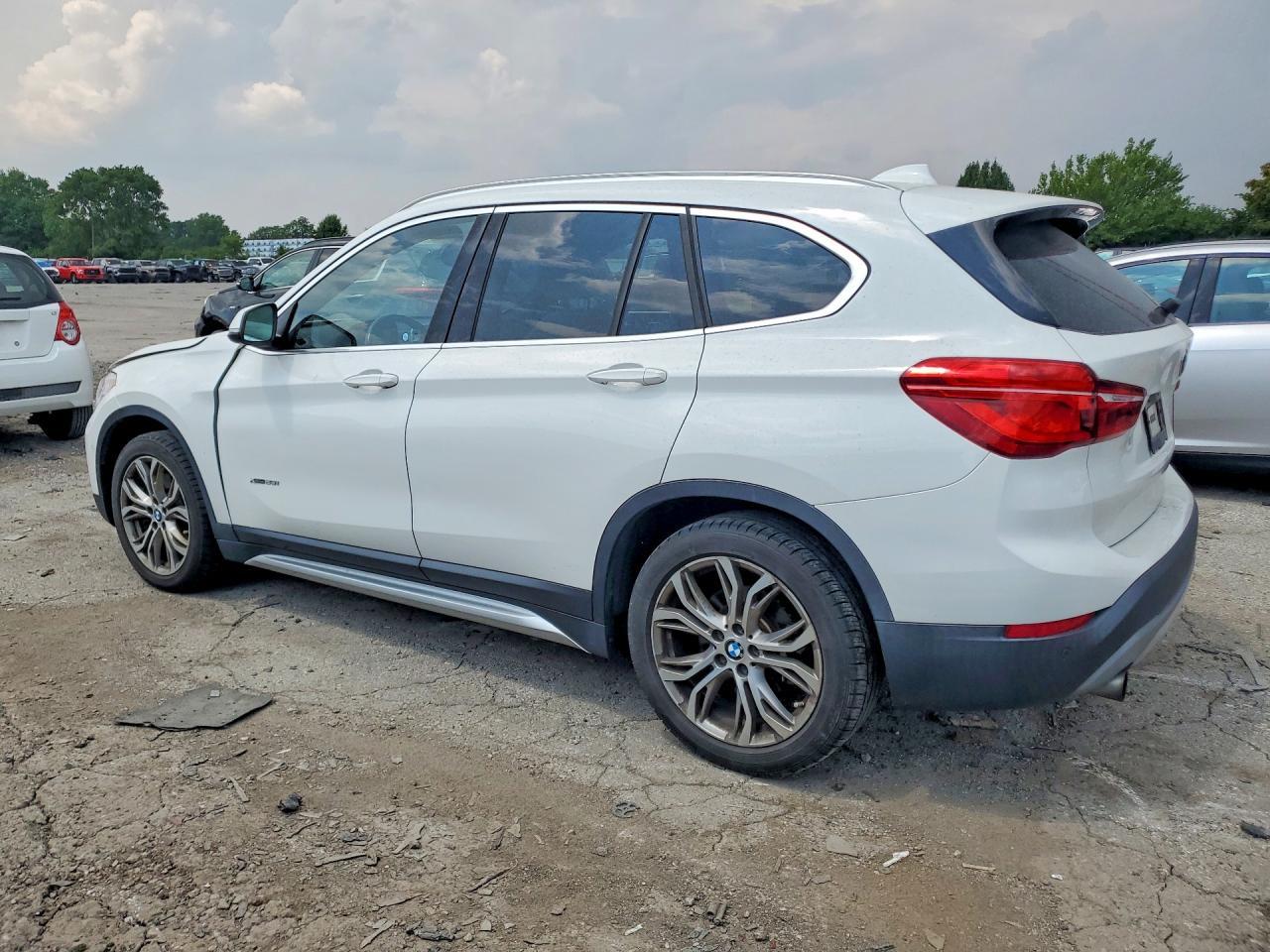 2016 BMW X1 xDrive28I - zdjęcie 2