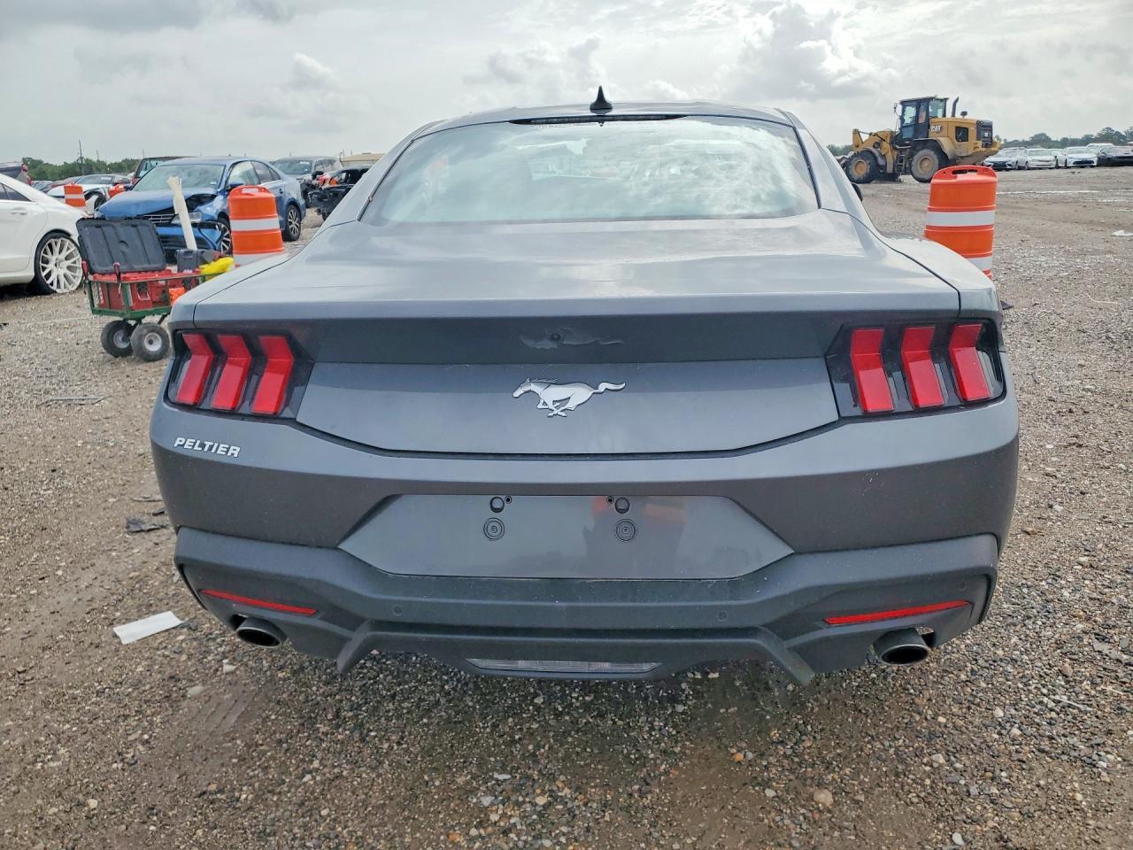 2026 Ford Mustang - zdjęcie 6
