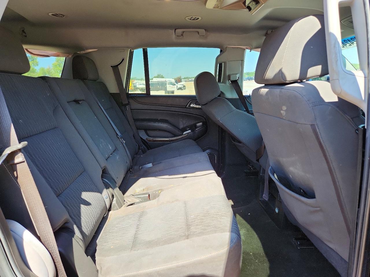 2018 Chevrolet Tahoe C1500 Ls - zdjęcie 11
