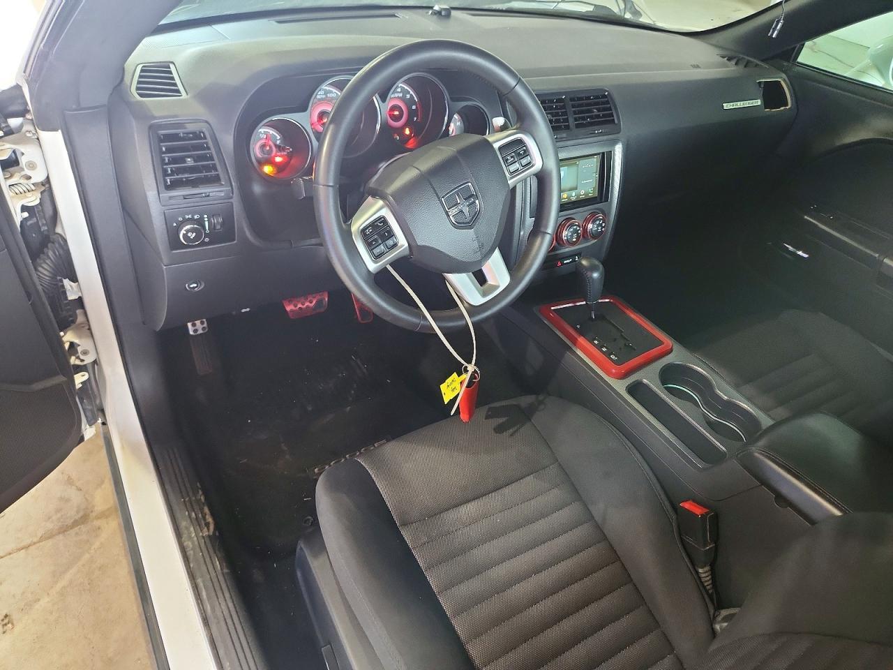 2014 Dodge Challenger R/T - zdjęcie 8