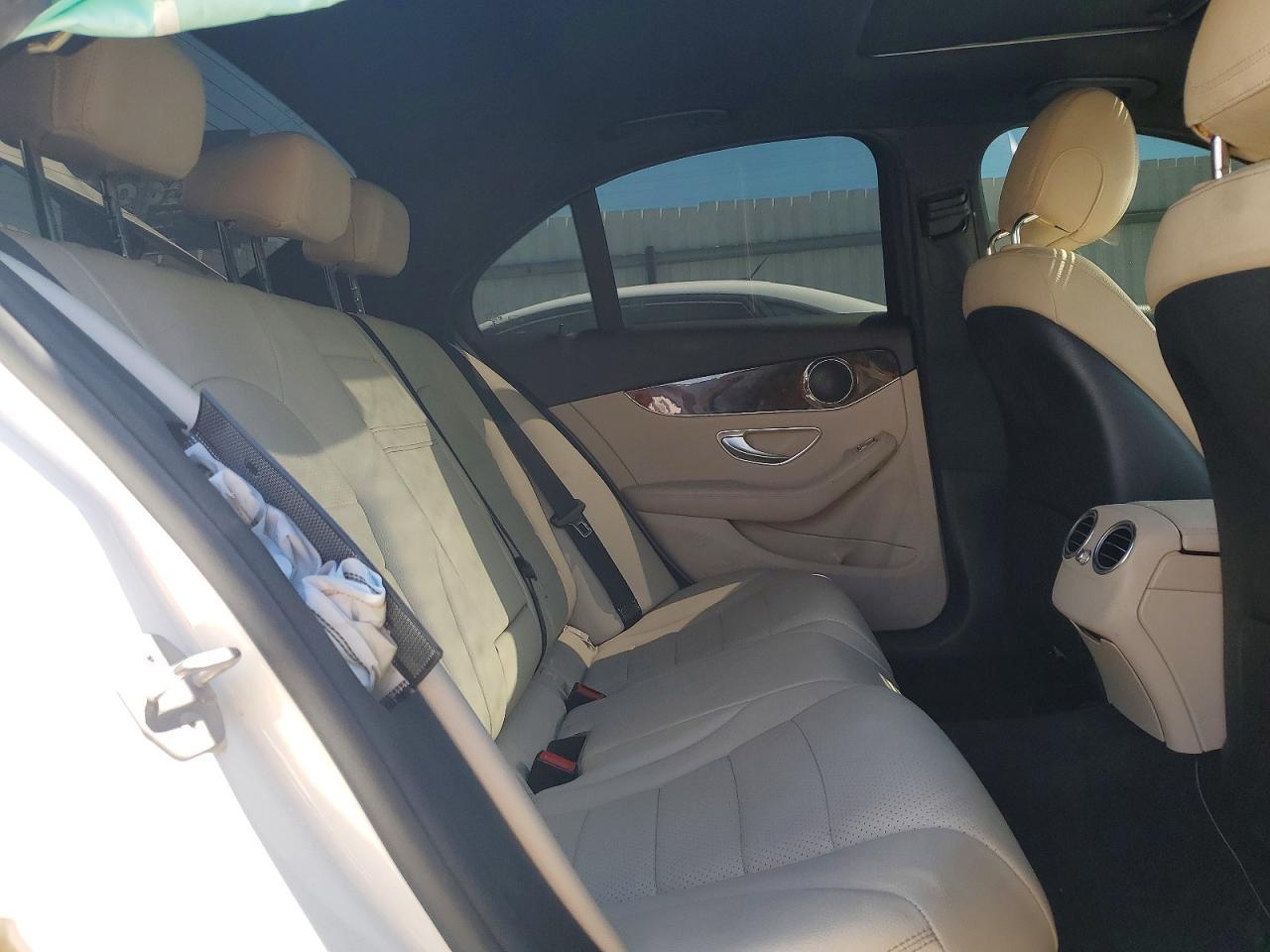 2018 Mercedes-Benz C 300 - zdjęcie 10