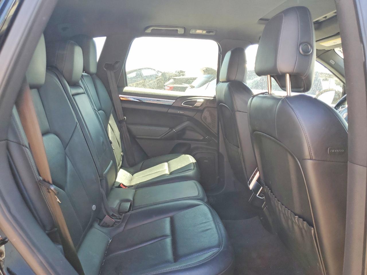 2014 Porsche Cayenne - zdjęcie 11
