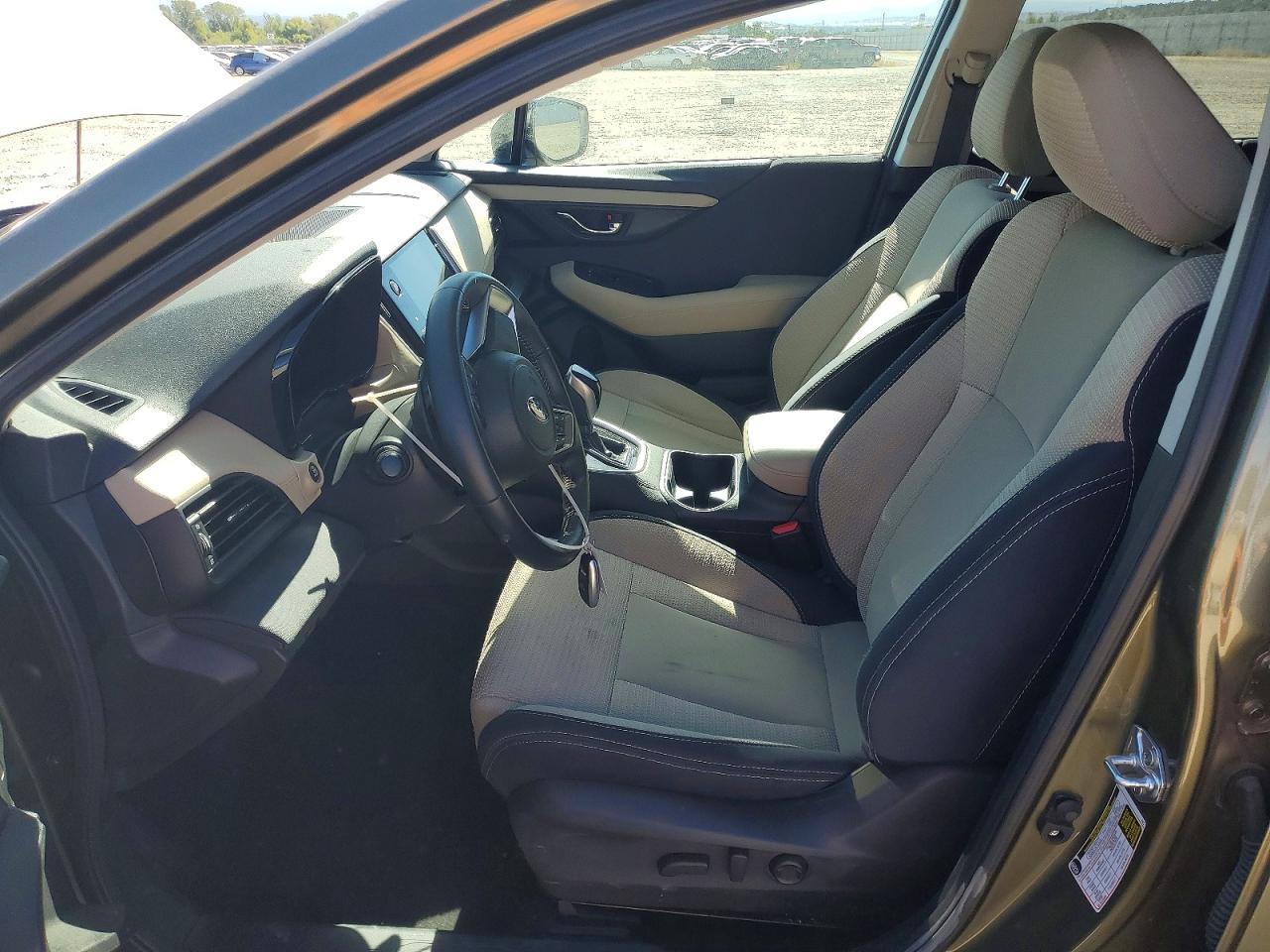 2025 Subaru Outback Premium - zdjęcie 7