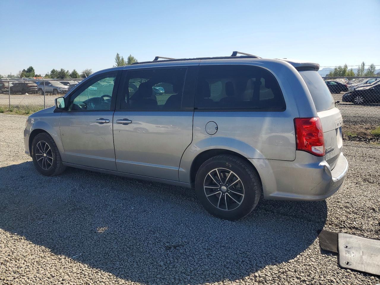 2019 Dodge Grand Caravan Gt - zdjęcie 2