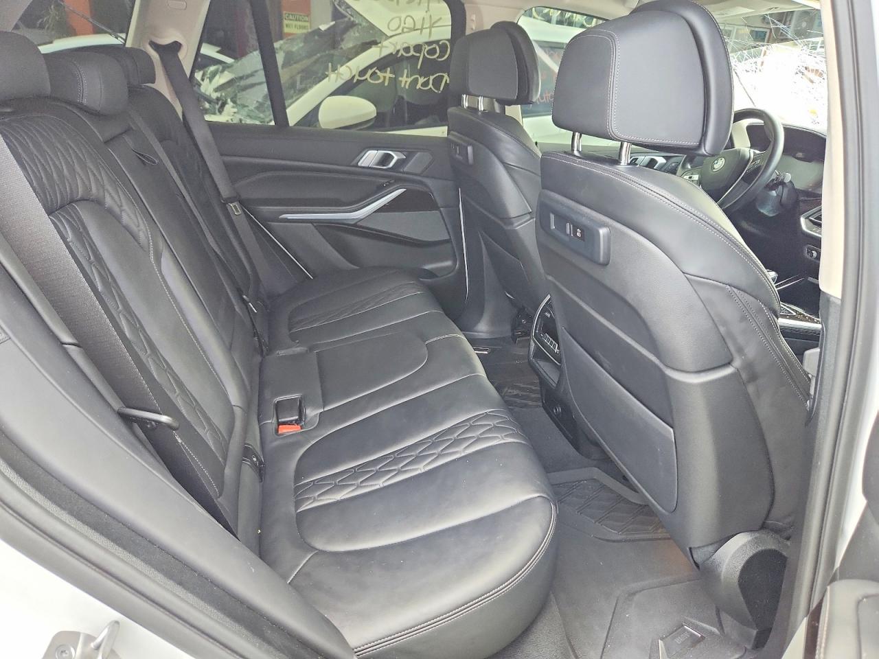 2021 BMW X5 xDrive40I - zdjęcie 10