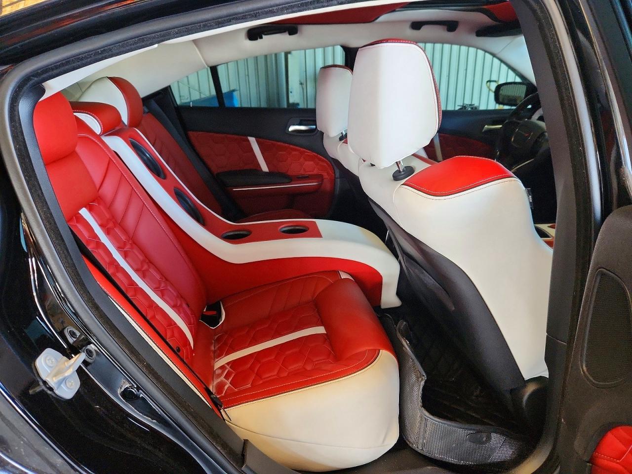 2016 Dodge Charger R/T Scat Pack - zdjęcie 10
