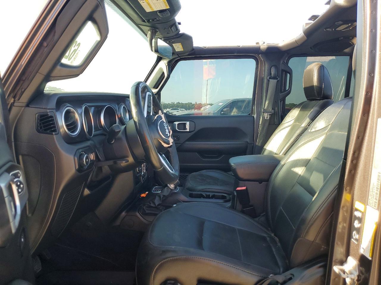 2021 Jeep Wrangler Unlimited Sahara - zdjęcie 7