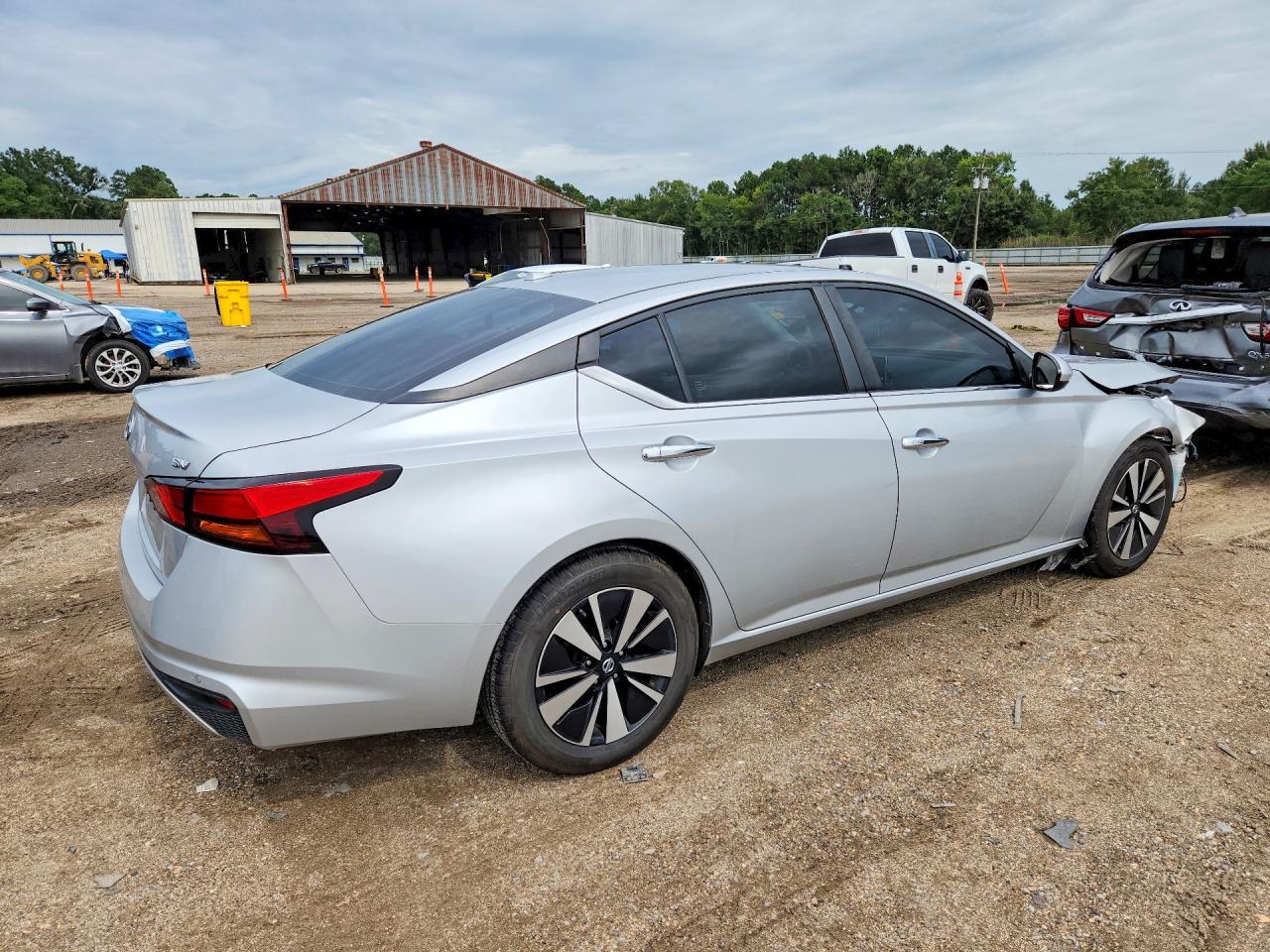2022 Nissan Altima Sv - zdjęcie 3