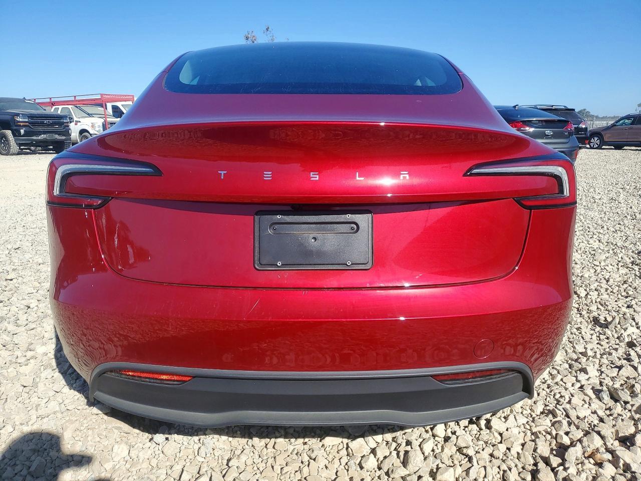 2025 Tesla Model 3 - zdjęcie 6