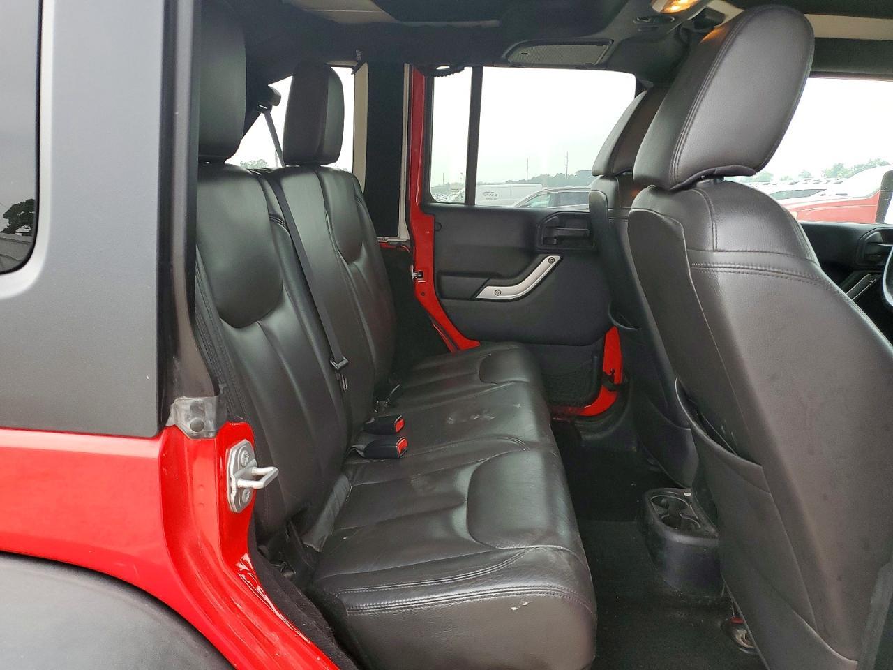 2016 Jeep Wrangler Unlimited Rubicon - zdjęcie 11
