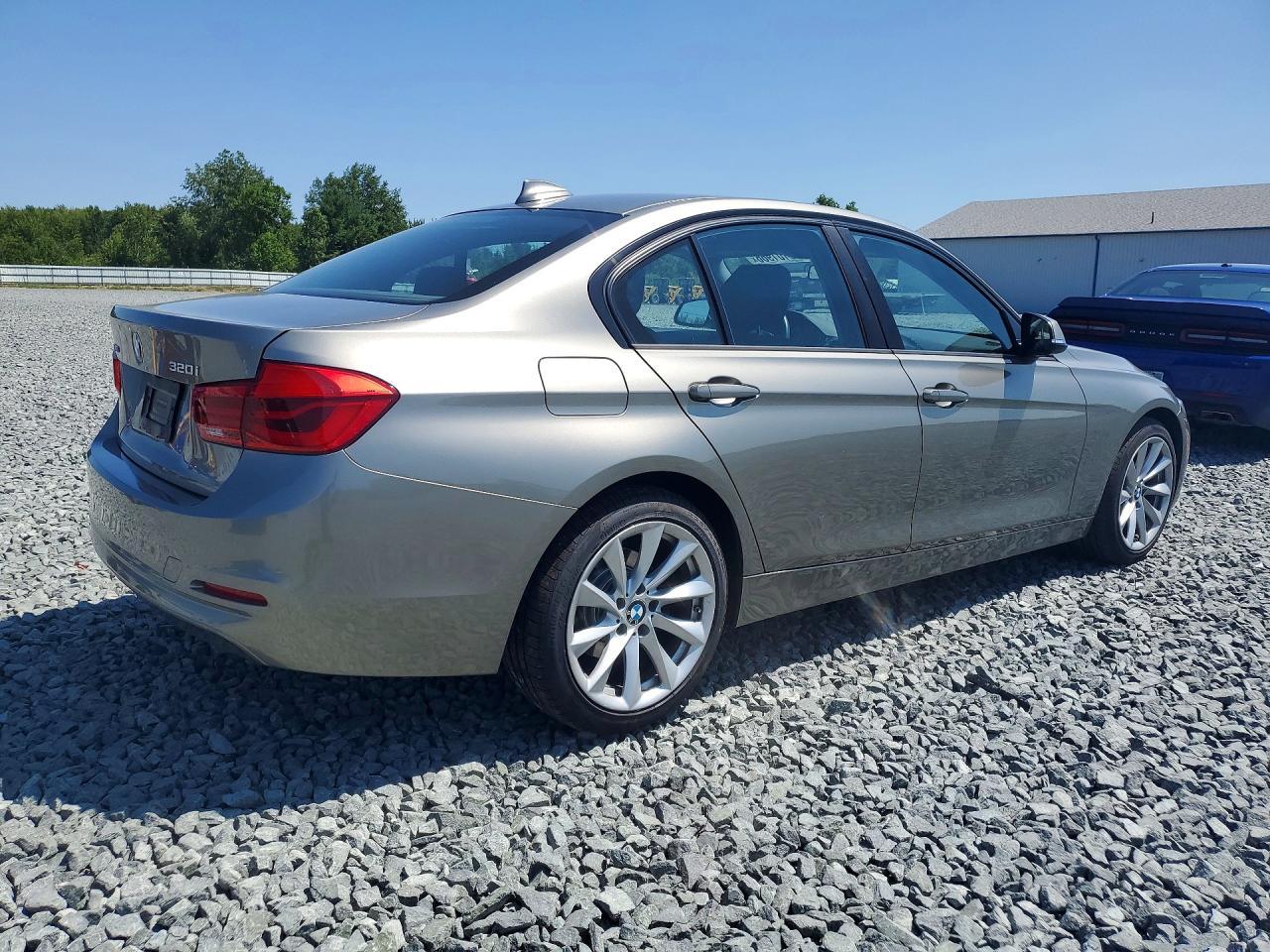 2018 BMW 320 Xi - zdjęcie 3