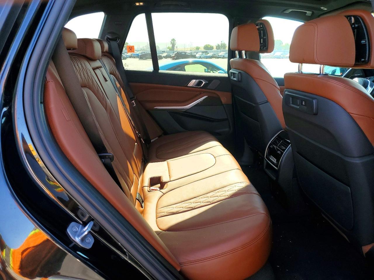 2022 BMW X5 M50I - zdjęcie 11