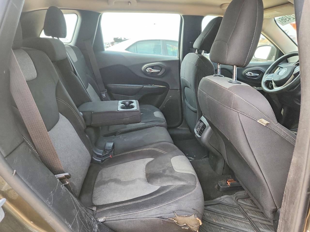 2014 Jeep Cherokee Sport - zdjęcie 10