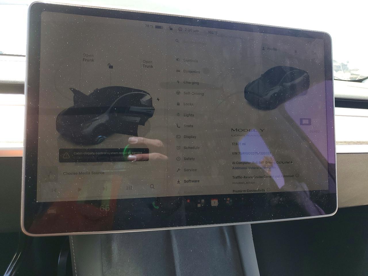 2025 Tesla Model Y - zdjęcie 9