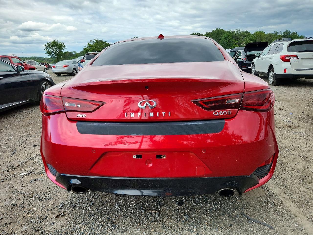 2017 Infiniti Q60 Red Sport 400 - zdjęcie 6