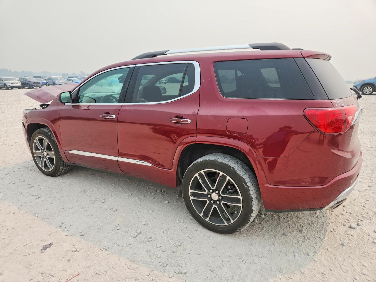 2017 GMC Acadia Denali - zdjęcie 2