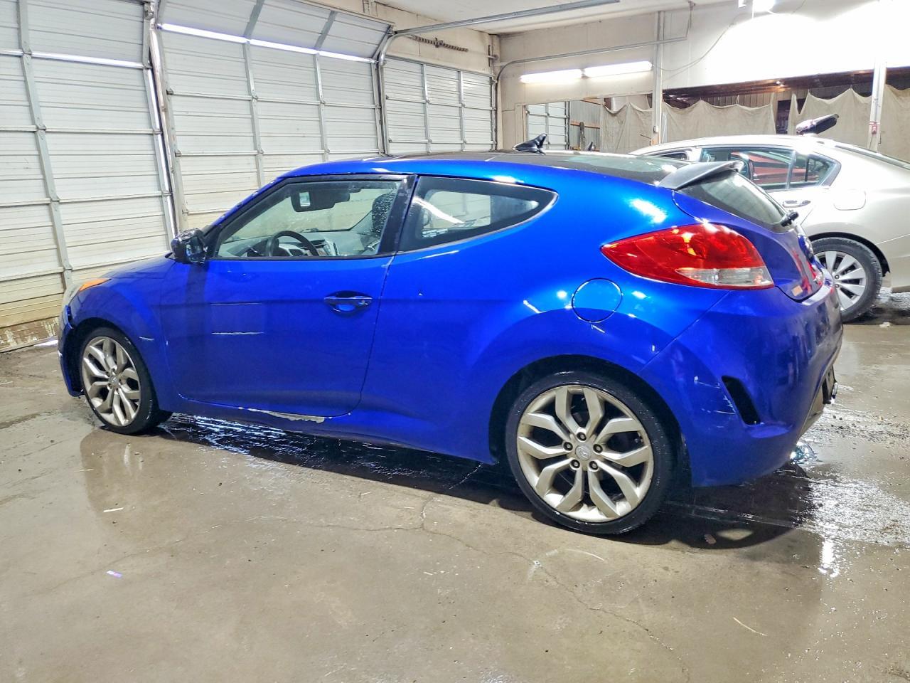 2013 Hyundai Veloster Base - zdjęcie 2
