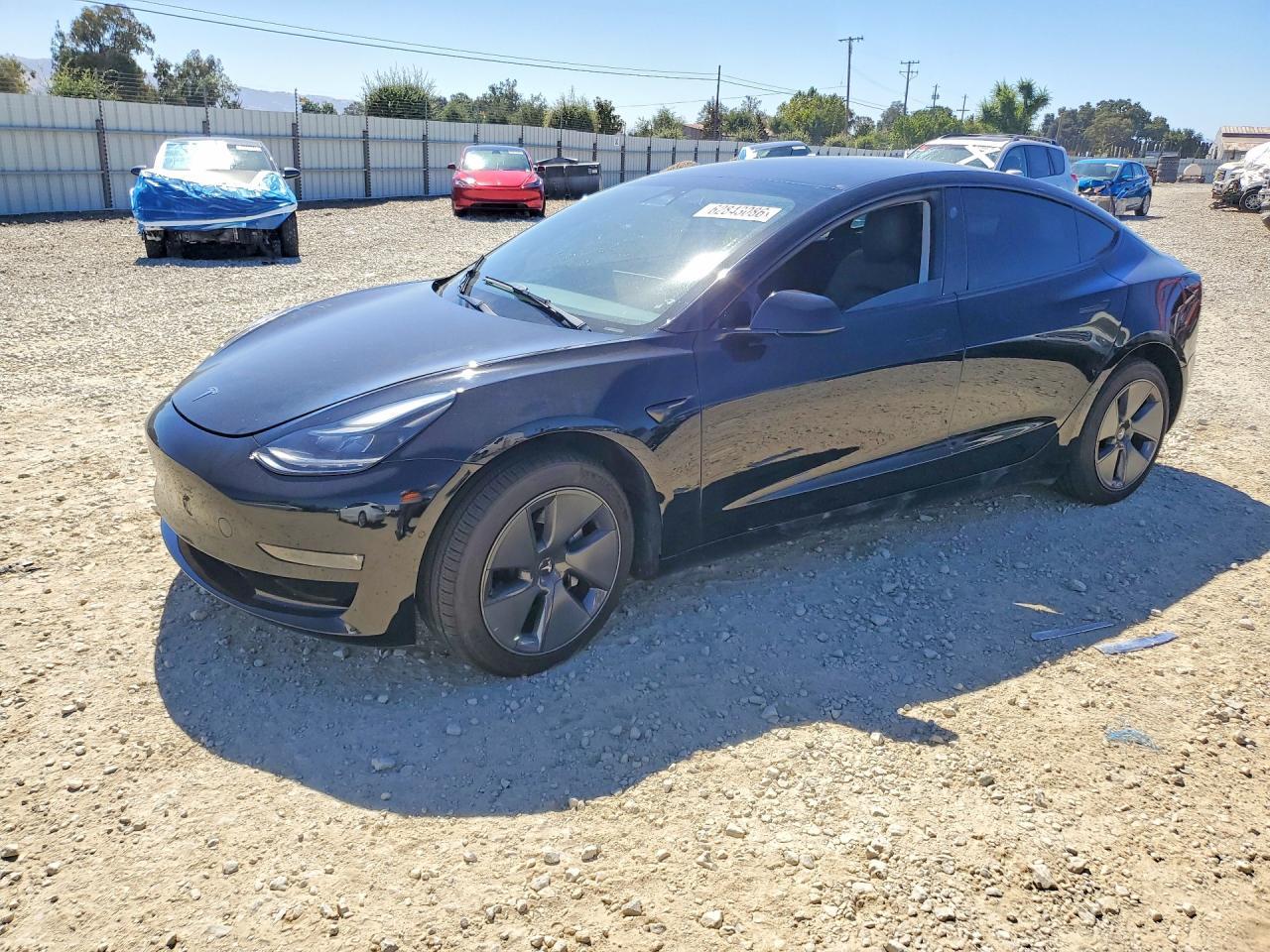 2022 Tesla Model 3 - zdjęcie główne