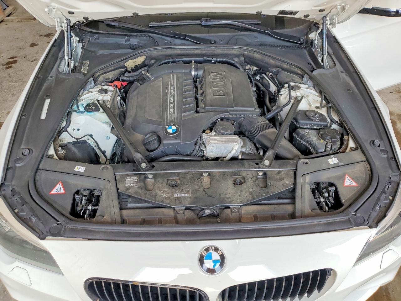 2014 BMW Seria 5 535i - zdjęcie 11