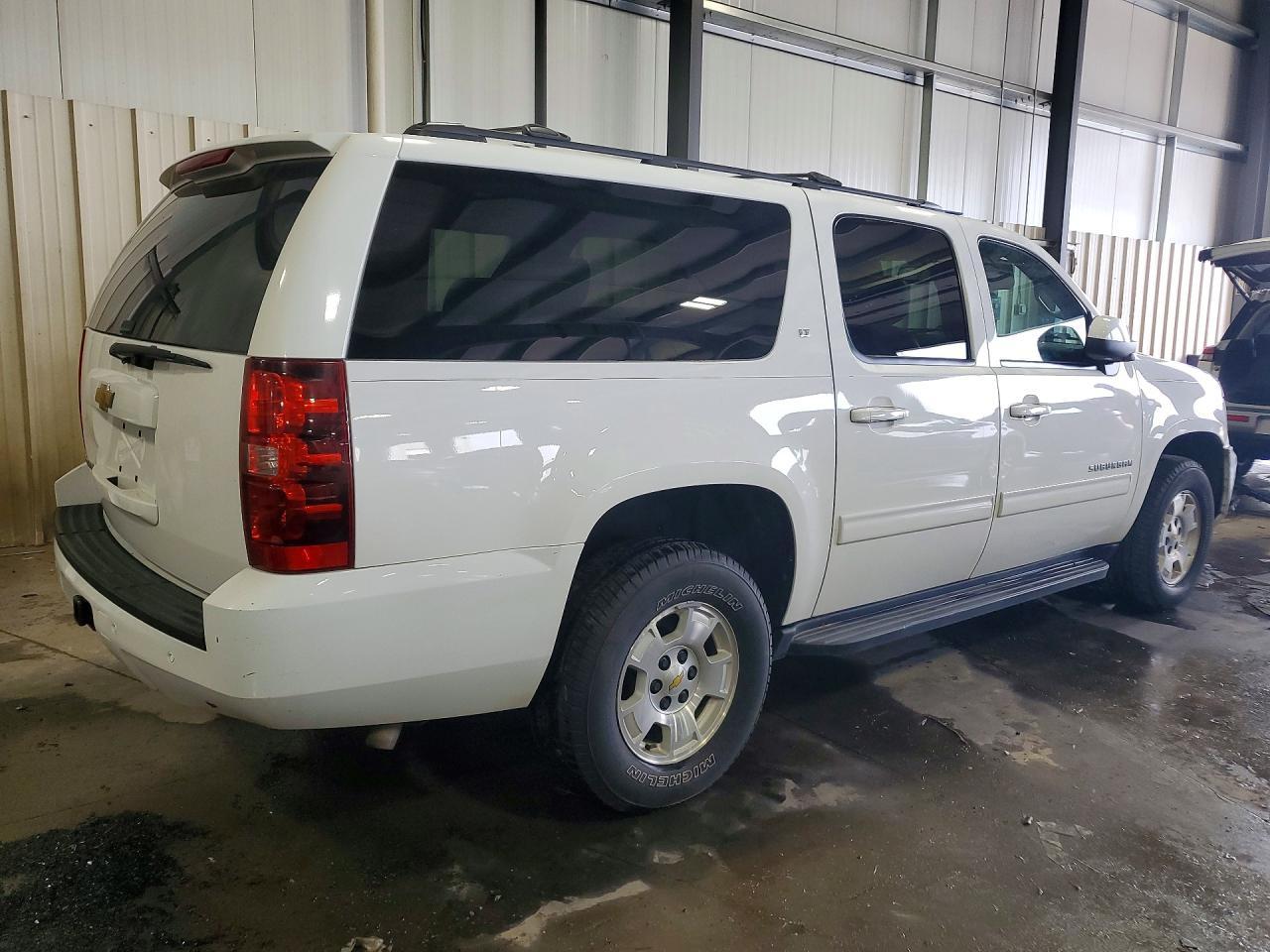 2013 Chevrolet Suburban K1500 Lt - zdjęcie 3