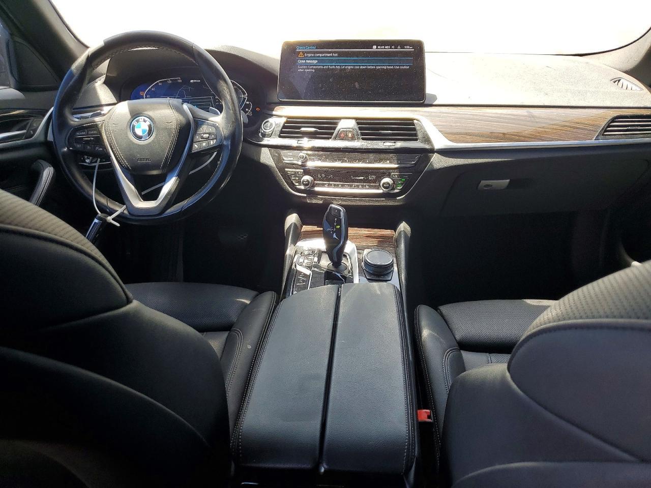 2023 BMW 530E - zdjęcie 8