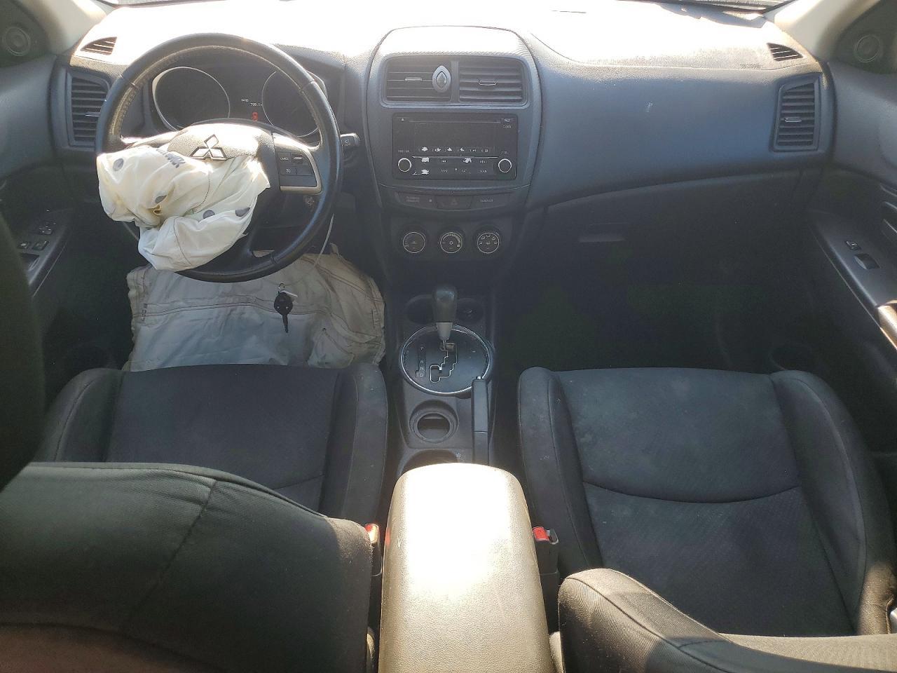 2015 Mitsubishi Outlander Sport Es - zdjęcie 8
