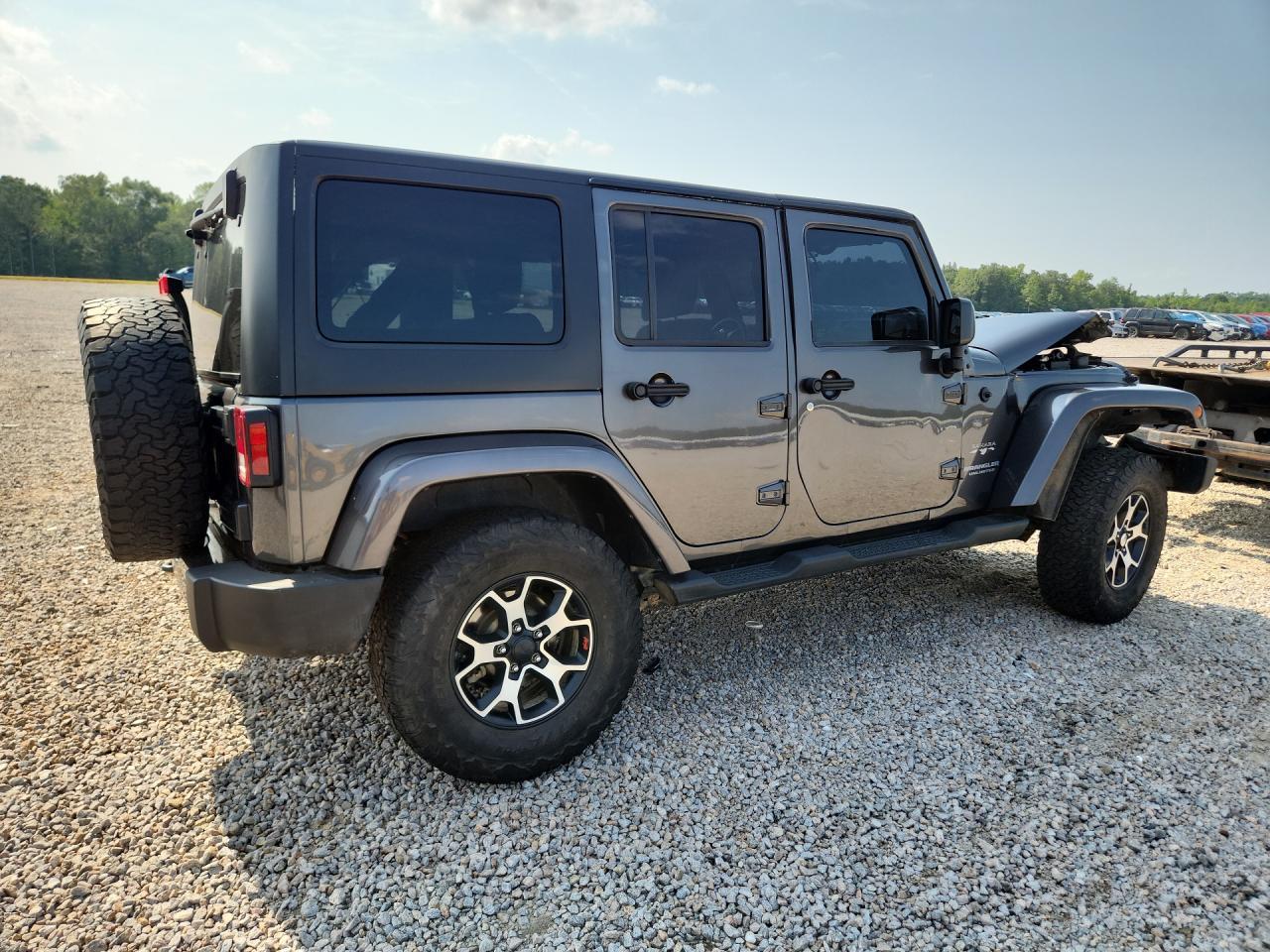 2017 Jeep Wrangler Unlimited Sahara - zdjęcie 3
