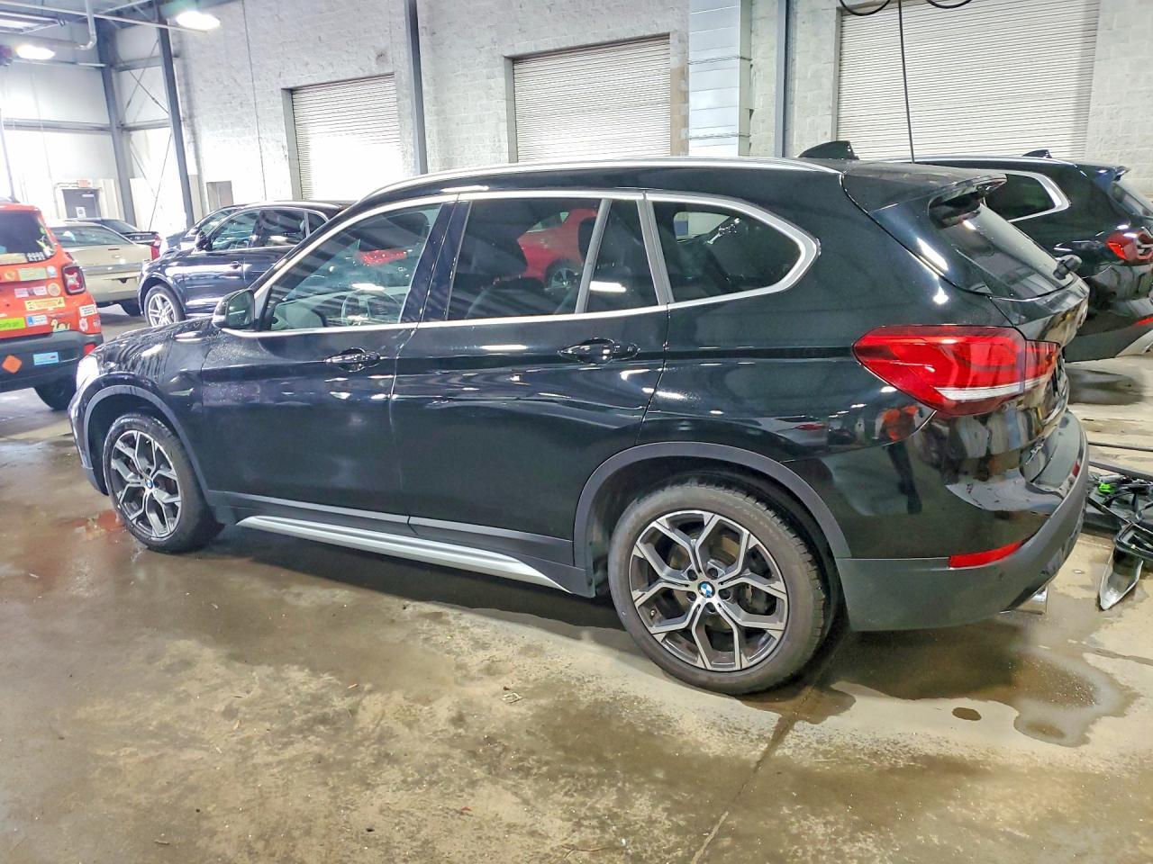 2021 BMW X1 xDrive28I - zdjęcie 2