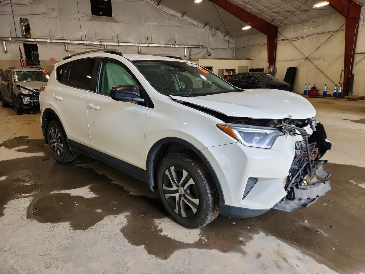 2018 Toyota Rav4 Le - zdjęcie 4