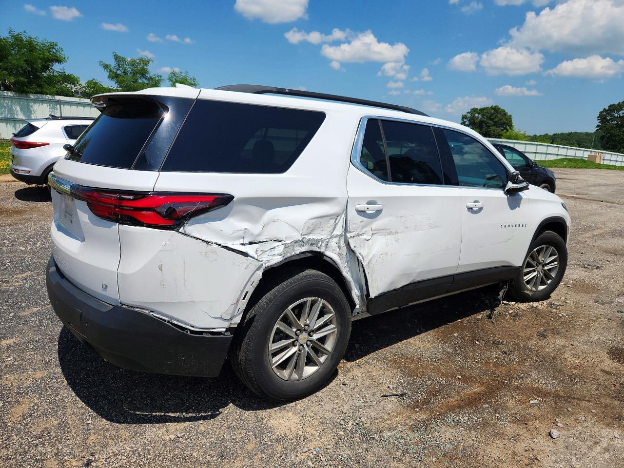 2022 Chevrolet Traverse Lt - zdjęcie 3