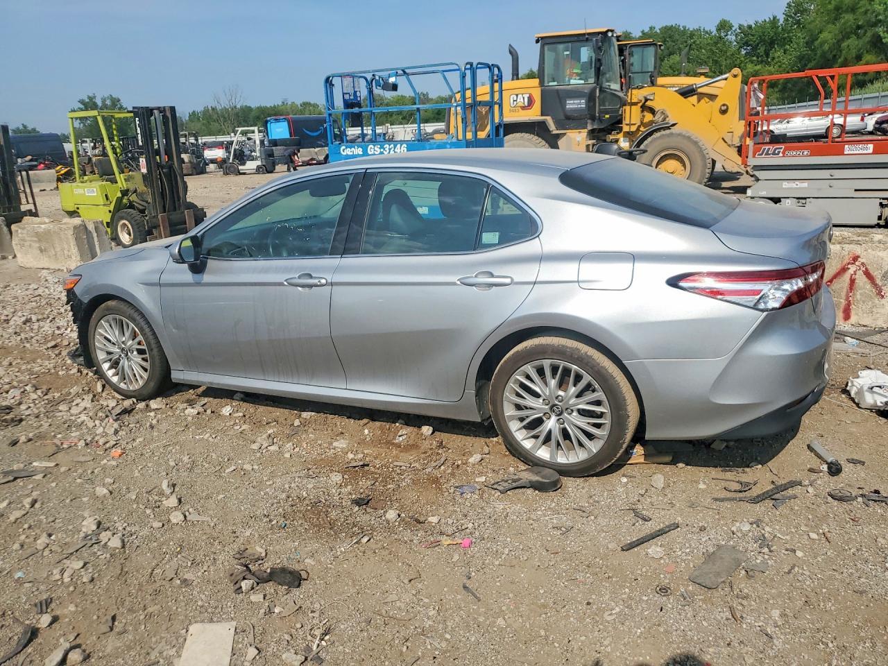 2018 Toyota Camry Xle - zdjęcie 2