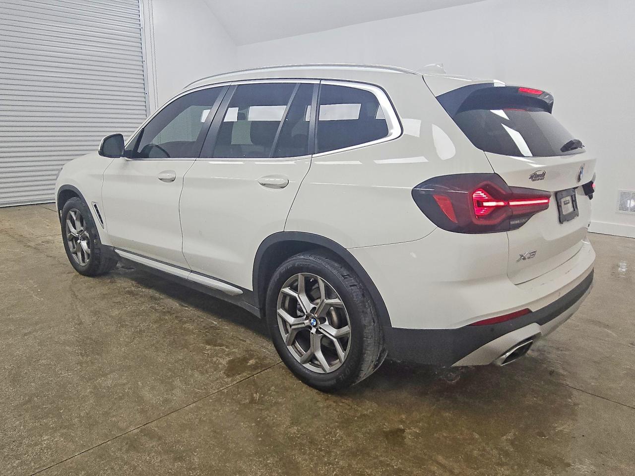 2023 BMW X3 xDrive30I - zdjęcie 2
