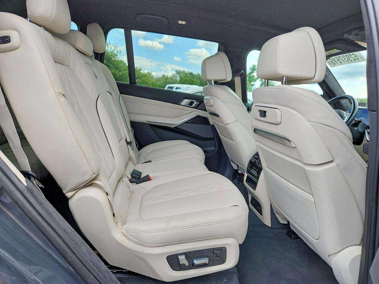 2024 BMW X7 M60I - zdjęcie 11